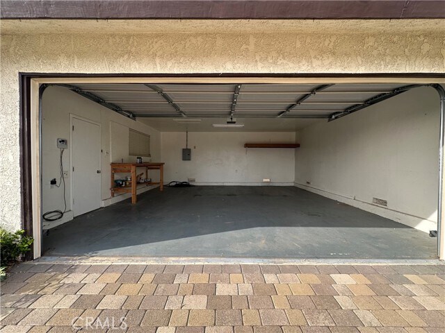 Building Photo - 9388 Valley View St