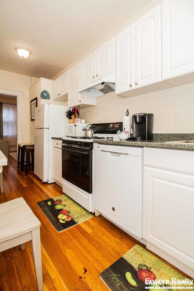 Building Photo - 191 Kent St