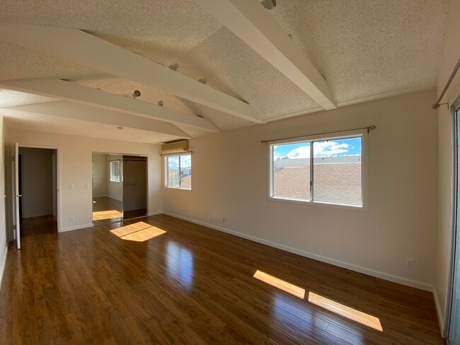 Building Photo - 95-696-696 Makaiolani St
