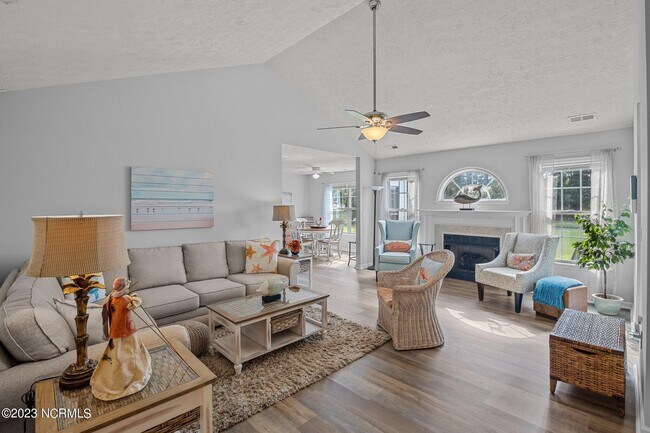 Building Photo - 102 Tiger Woods Pl