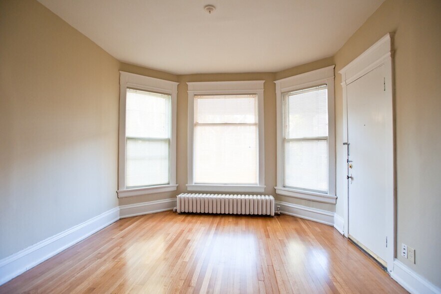 Primary Photo - 2216 E Ivanhoe Pl