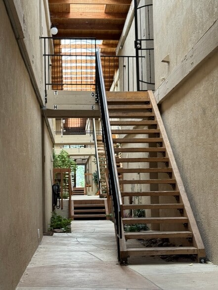 Building Photo - 155 G Calle Ojo Feliz