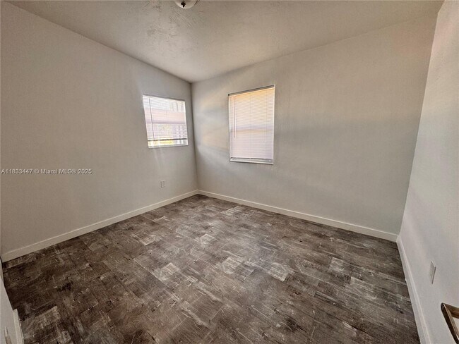 Building Photo - 3501 SW 41st St