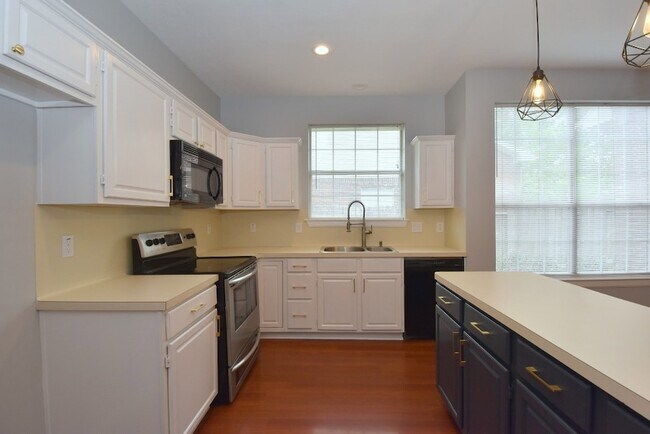 Building Photo - 20415 Lonestar Oak St
