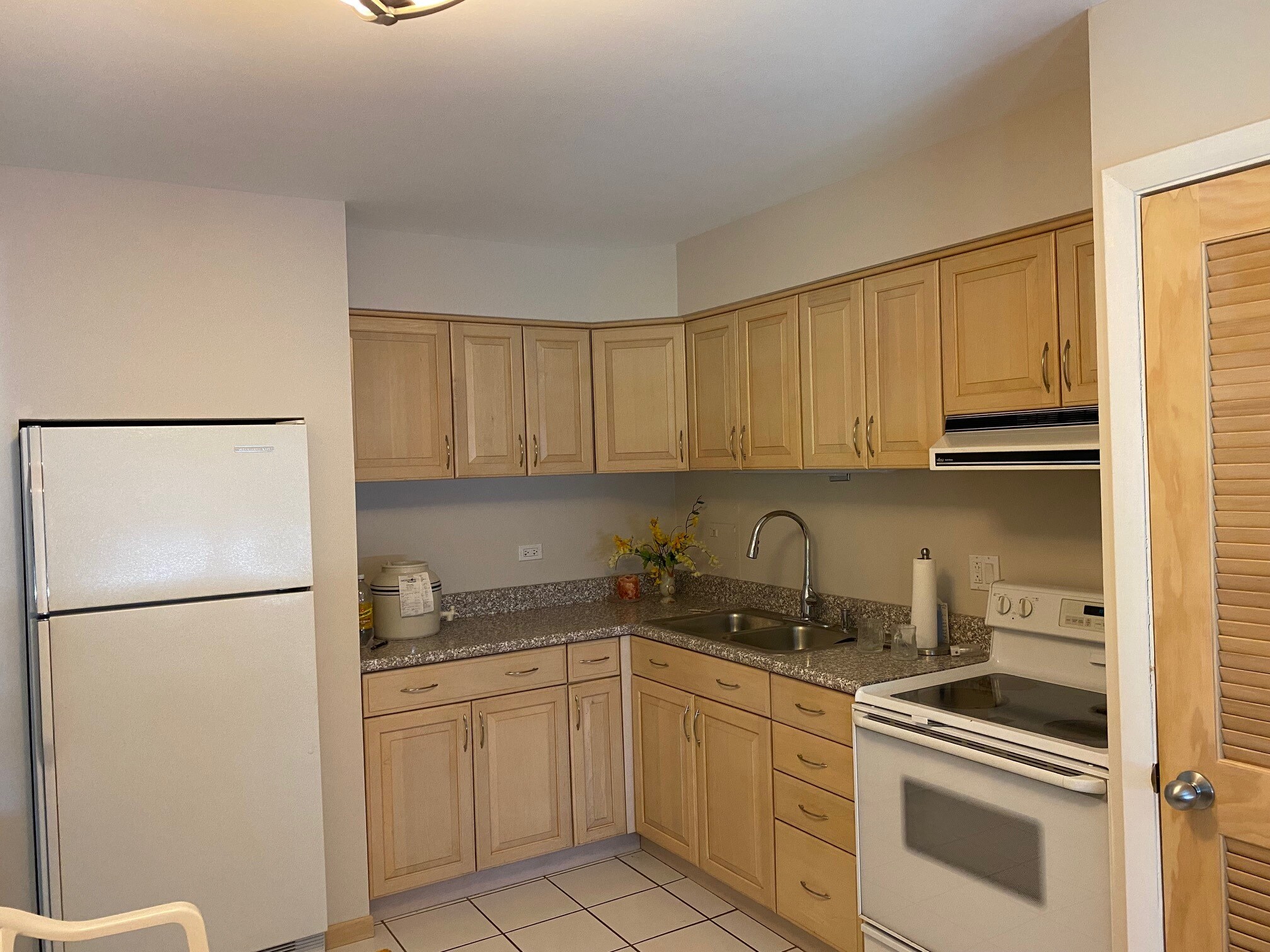 Building Photo - 2423 E Olive St