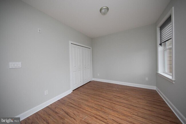 Building Photo - 1222 N 7th St