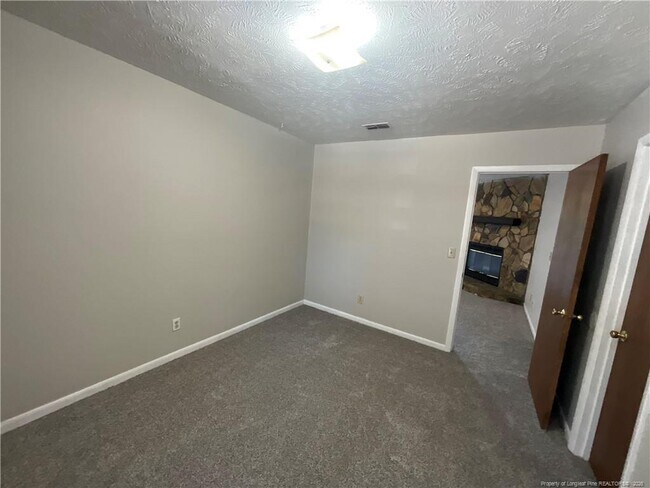 Building Photo - 1014 Brookhollow Dr