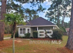 Building Photo - 645 E 22nd Ave