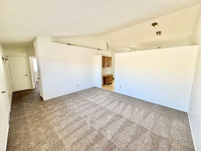 Building Photo - 2 Bedroom/2 Bath Home! Has Backyard, One Car Garage, NO HOA!