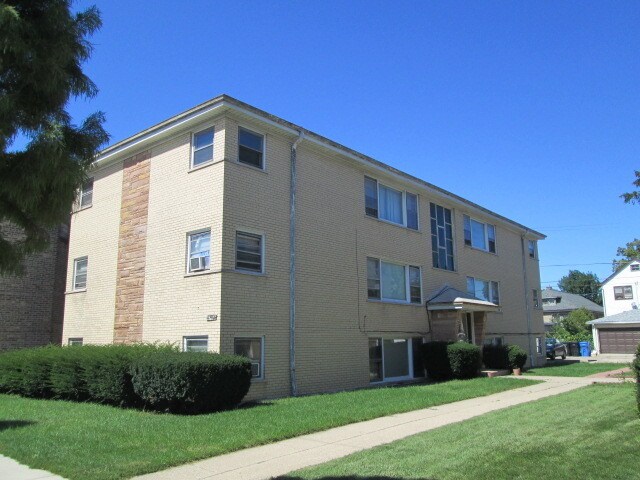 Primary Photo - 5742 W Lawrence Ave