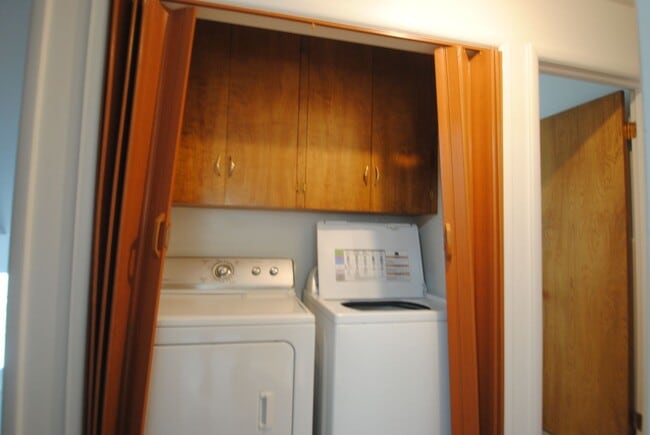 Building Photo - 810 N 600 E