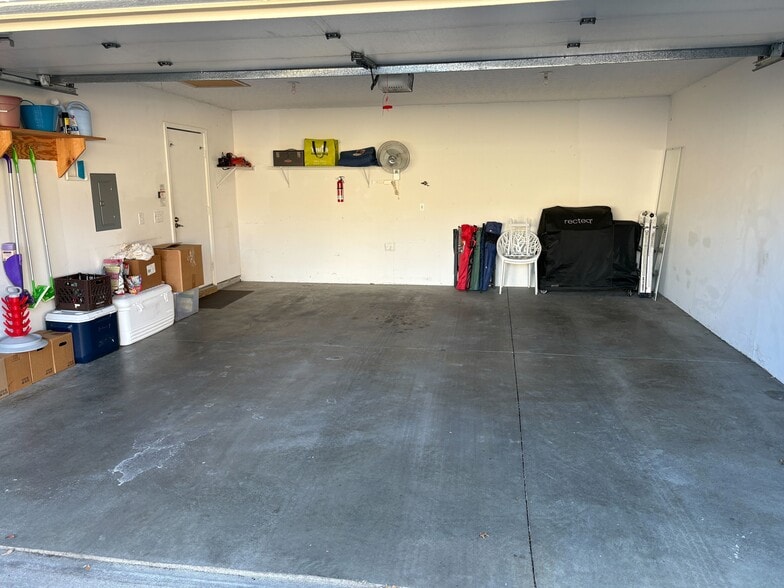 Building Photo - 388 Park Woods Ln