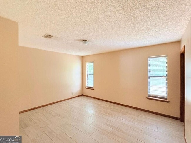 Building Photo - 603 Plantation Village Dr