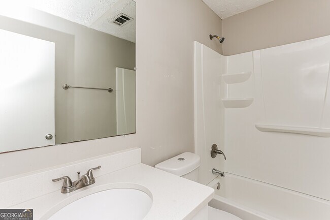 Building Photo - 10442 Tara Beach Cir