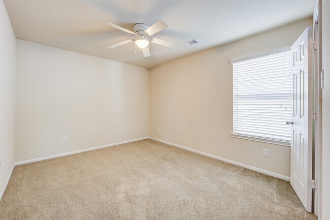 Building Photo - 4910 Conifer Ridge Way