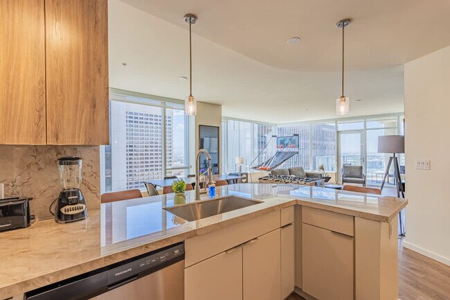 Building Photo - 44 W Monroe St