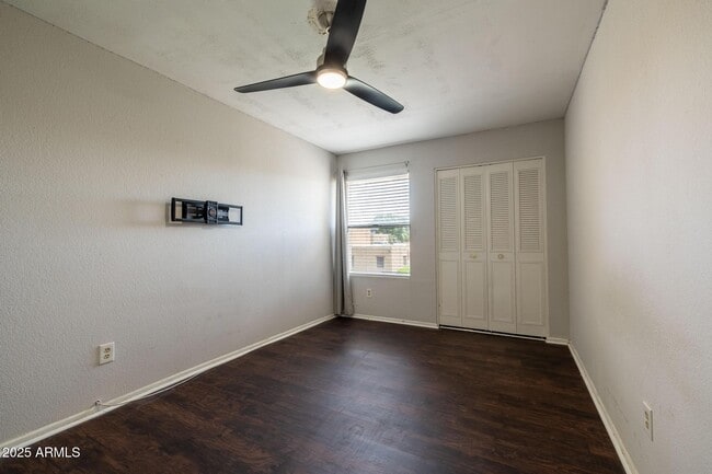 Building Photo - 1342 W Emerald Ave