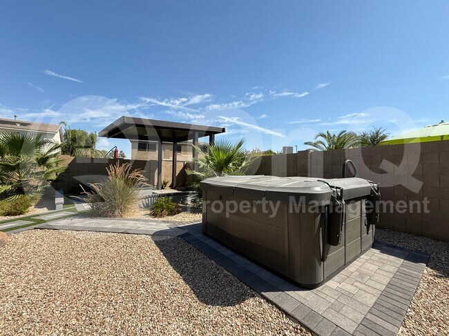 Building Photo - 3498 E Ravenswood Dr