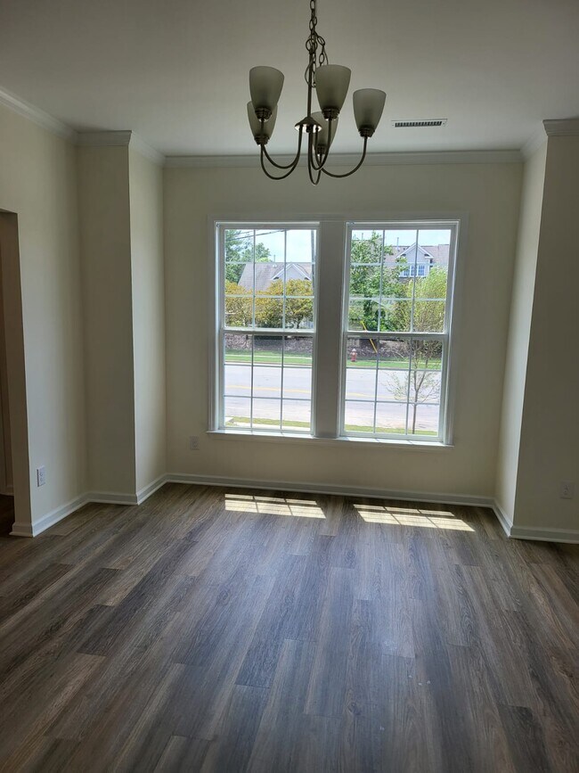 Building Photo - 436 Church St