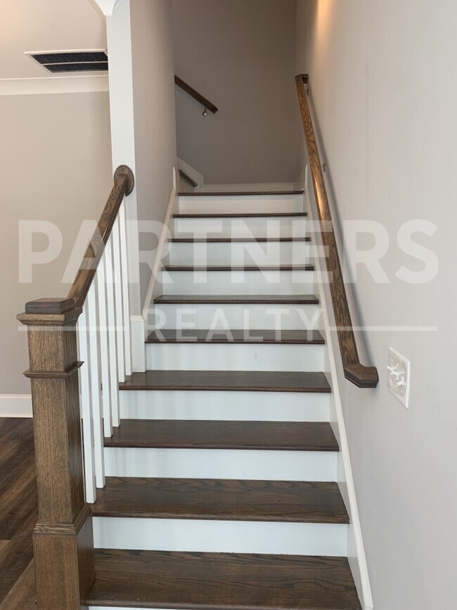 Building Photo - 170 Ave of Learning