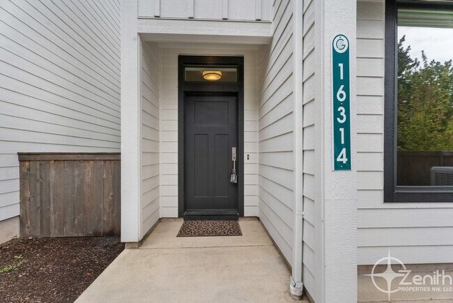 Building Photo - 16314 NE 20th St