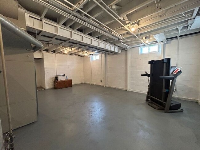 Building Photo - $1,800 | 2 Bedroom, 1 Bathroom Home | No Pets Allowed | Available for August 14th, 2026 Move In!