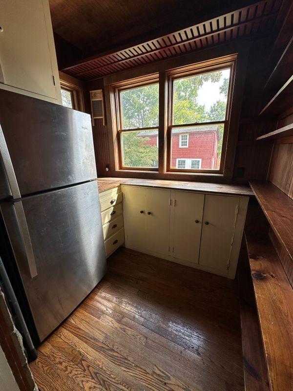 Building Photo - 83 Shethar St