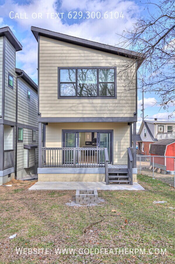 Building Photo - 402B E Trinity Ln-