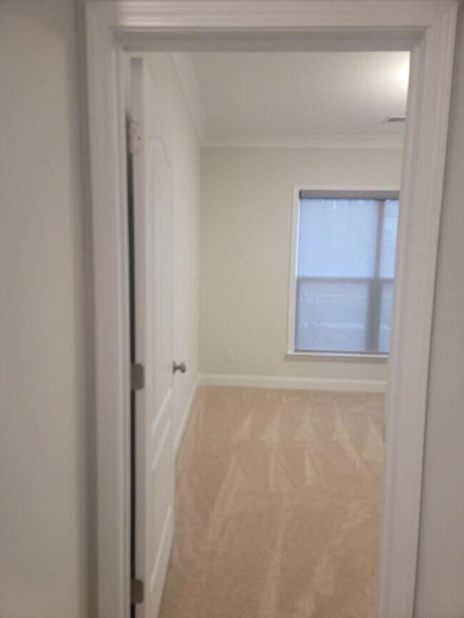 Building Photo - Like New RANCH Home in Stallings! WiFi and...