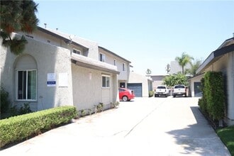 Building Photo - 4921 Charlene Cir