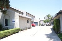 Building Photo - 4921 Charlene Cir