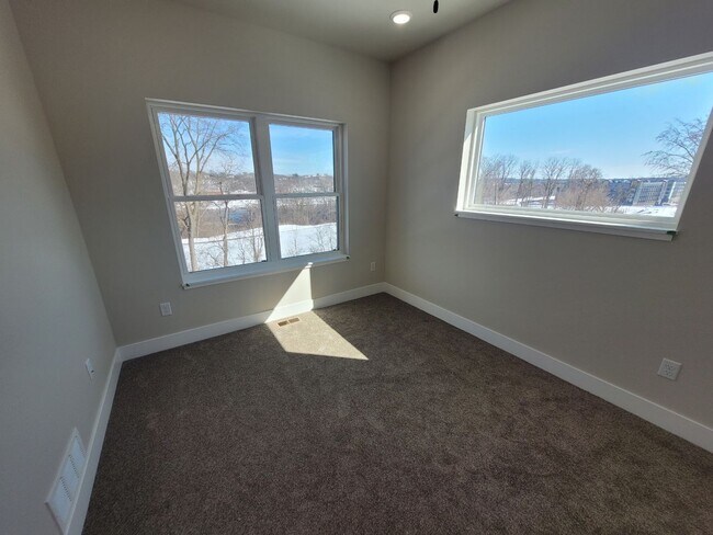 Building Photo - Cannery Crossing #2