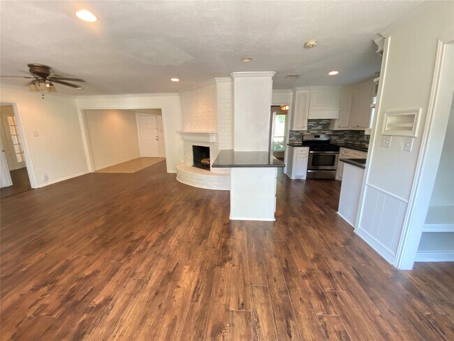 Building Photo - 12846 Westmere Dr