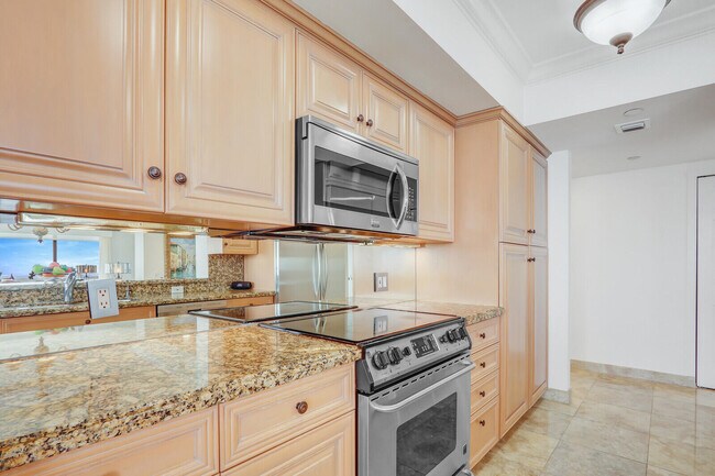 Building Photo - 4000 N Ocean Dr