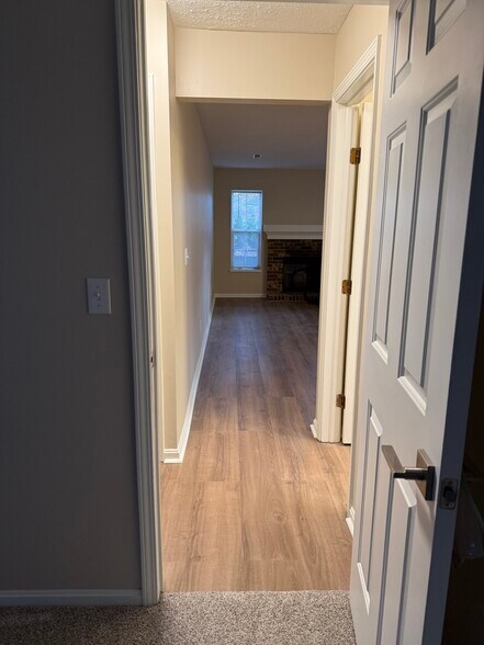 Building Photo - 1390 Cedarwood Dr