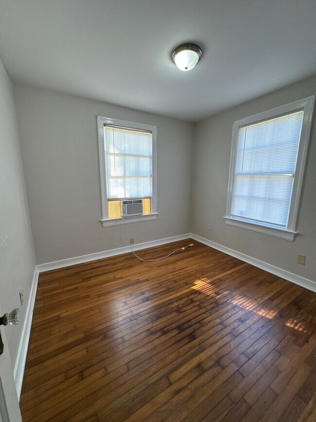 Building Photo - 4005 Green St