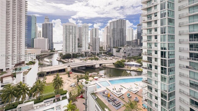 Building Photo - 90 SW 3rd St