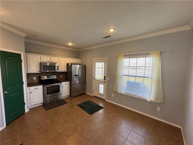 Building Photo - 6505 S 50th St