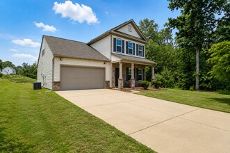 Building Photo - Spacious 4 Bedroom Home with 1st Floor Primary Suite in Austen Lakes

4 Bedrooms | 2.5 Bathrooms ...