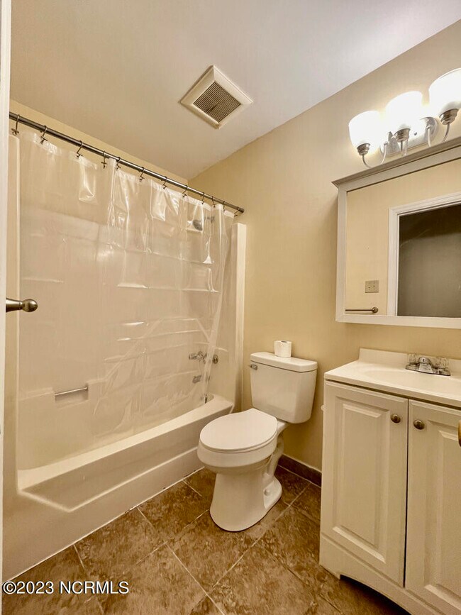 Building Photo - 3804 Brandywine Dr