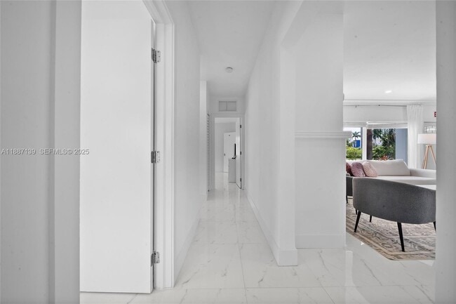 Building Photo - 1625 Hollywood Blvd