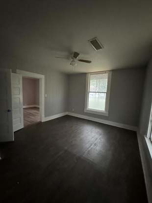 Building Photo - 4475 Ector Ave