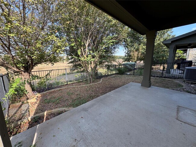 Building Photo - 3101 Davis Ln