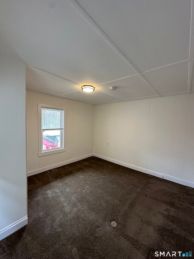 Building Photo - 162 Norwich Ave