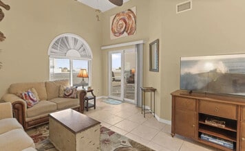 Building Photo - 8600 Ridgewood Ave