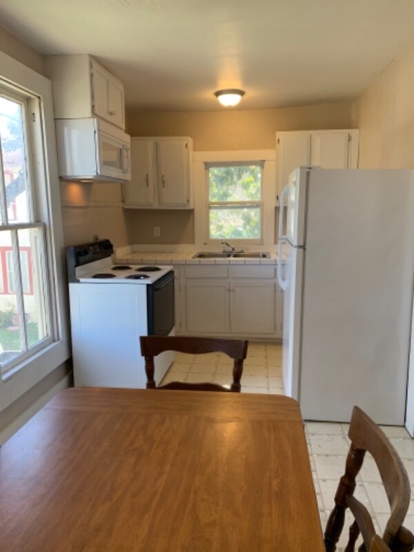 Building Photo - 821 Live Oak St