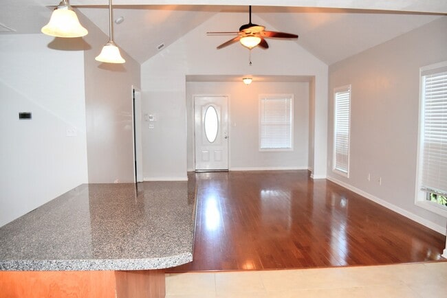 Building Photo - You've Found It! Split floor plan, fenced yard, extra storage