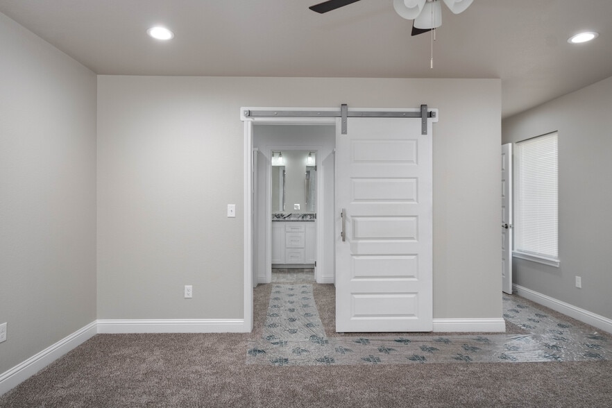 Building Photo - 1810 3rd Ave