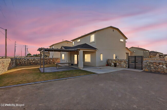 Building Photo - 3328 David Palacio Dr