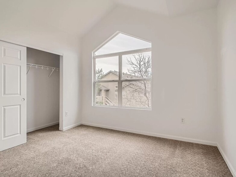 Building Photo - 18332 E Flora Dr